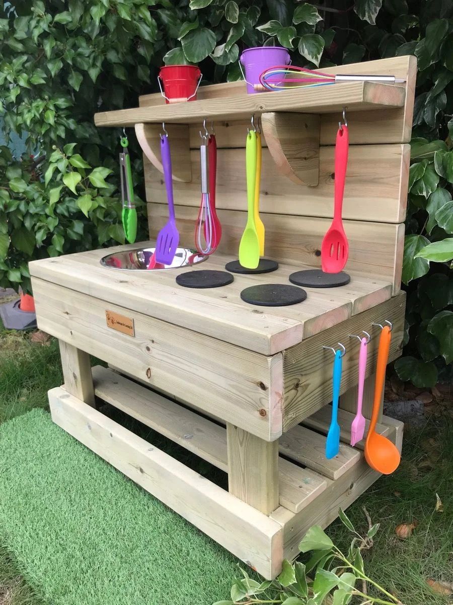 Deluxe Mini Mud Kitchen