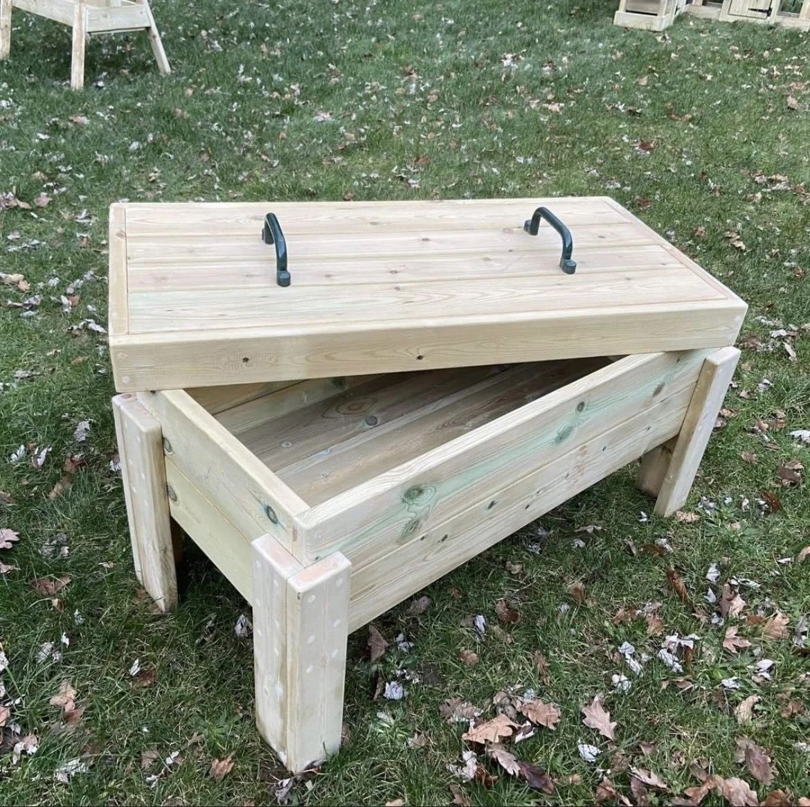 Raised Sandpit with Lid