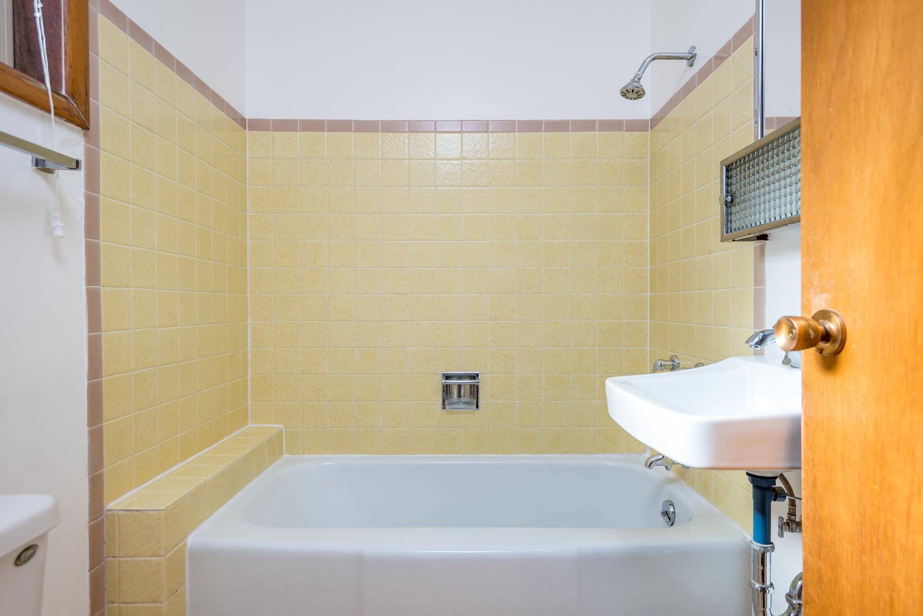 Hollyhurst Apartments