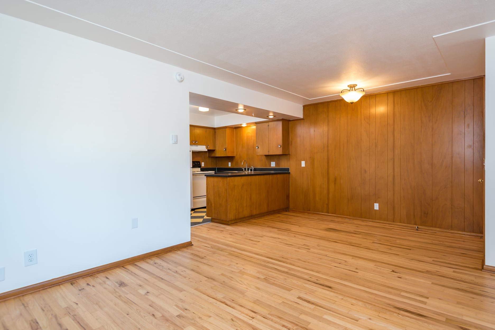 Hollyhurst Apartments