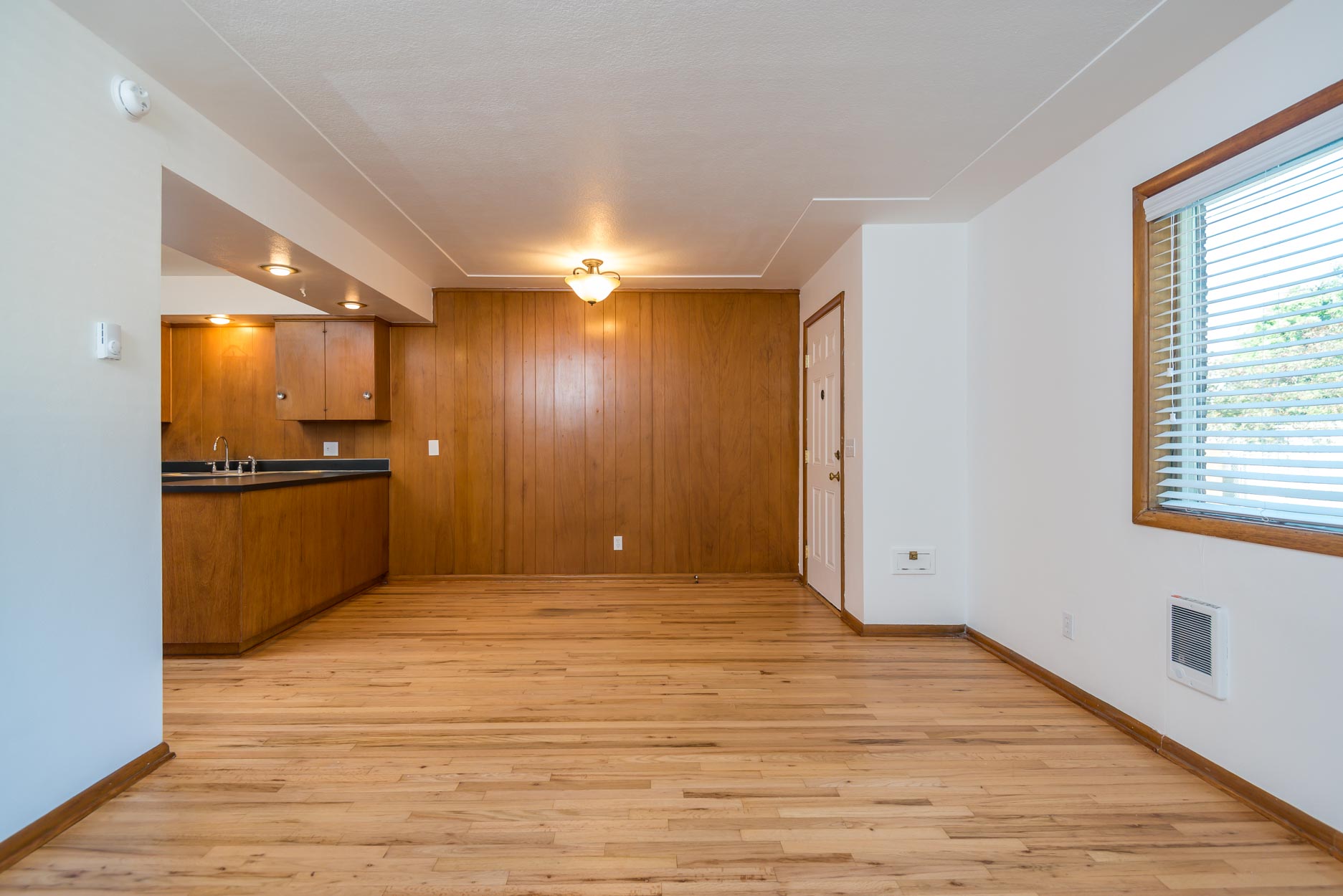 Hollyhurst Apartments