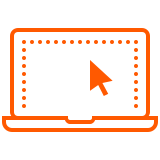 Um homem está sentado em frente a um computador com uma lâmpada.