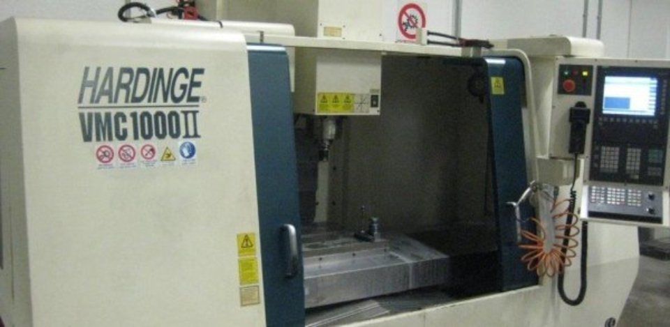 macchinario all'avanguardia per lavorazioni in acciaio