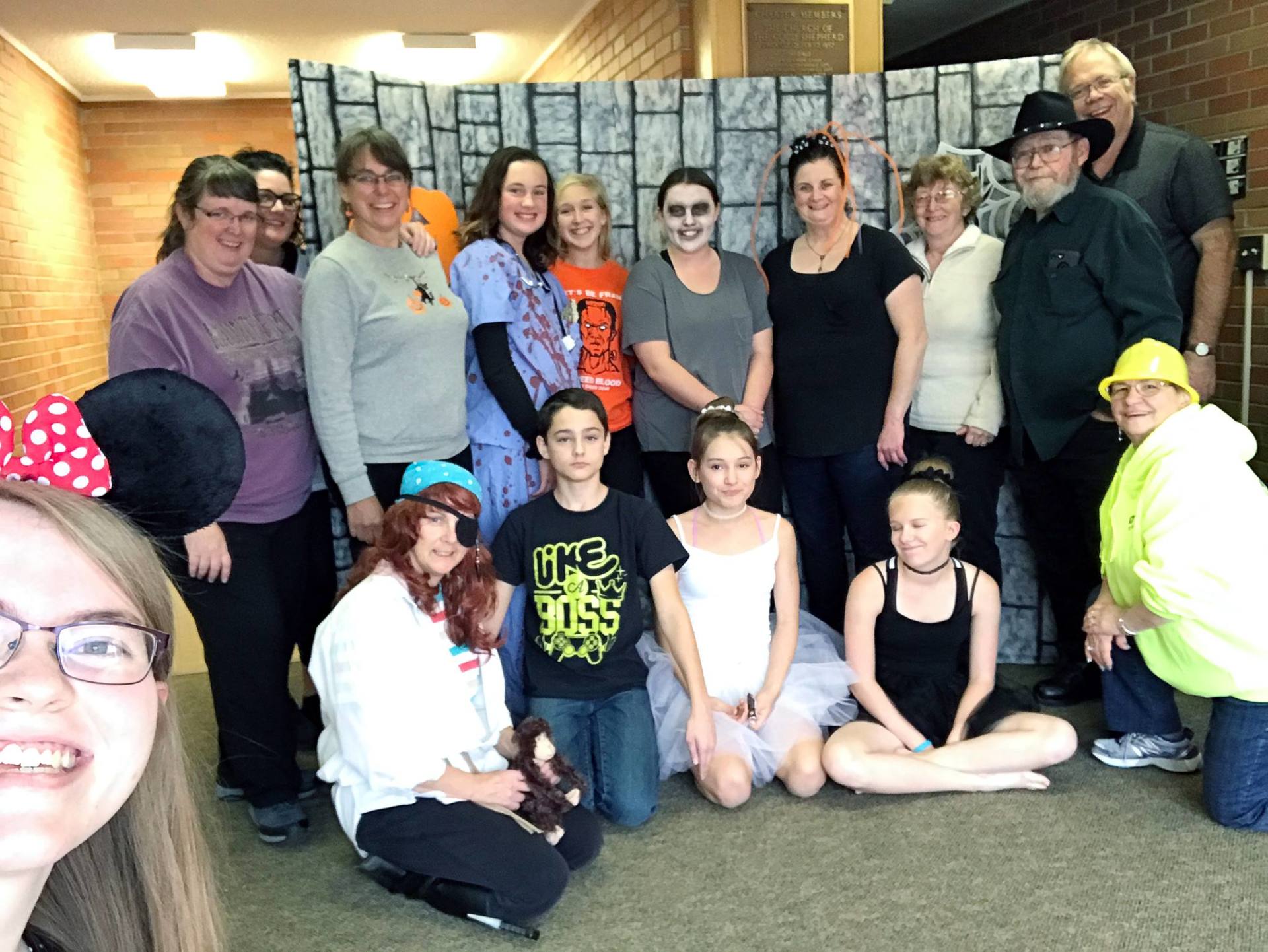 trunk or treat event volunteers