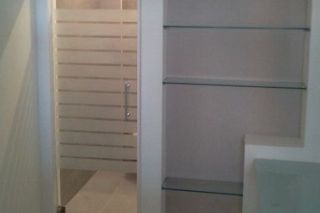 דלתות זכוכית