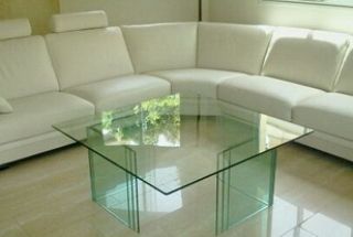 שולחנות זכוכית