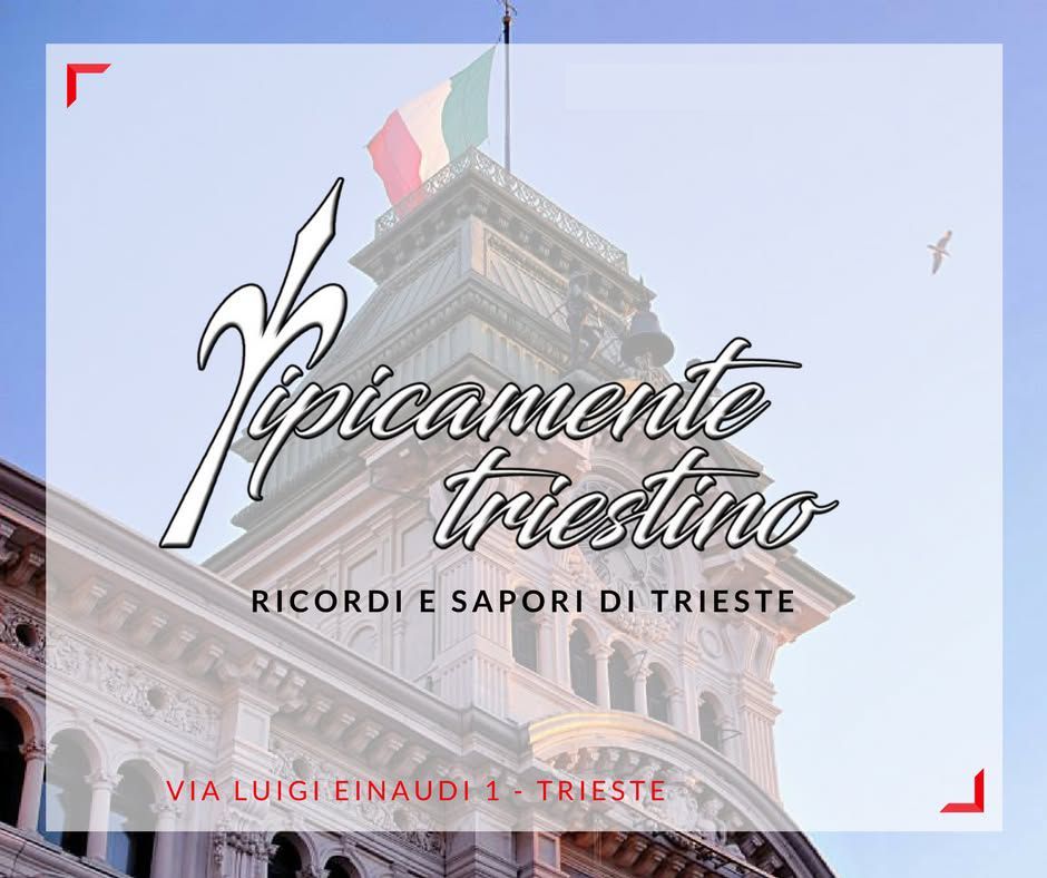 Due donne con camicie rosse tengono in mano una maglietta con la scritta