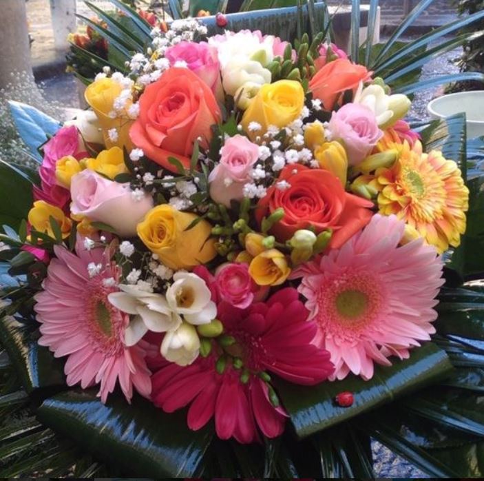 Bouquet di fiori freschi per cerimonie