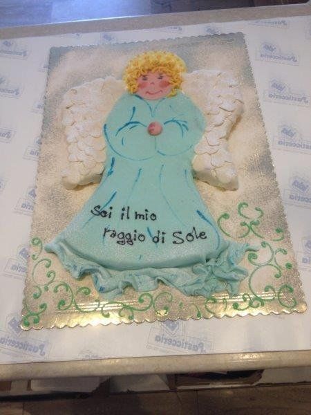 torta a forma di angelo
