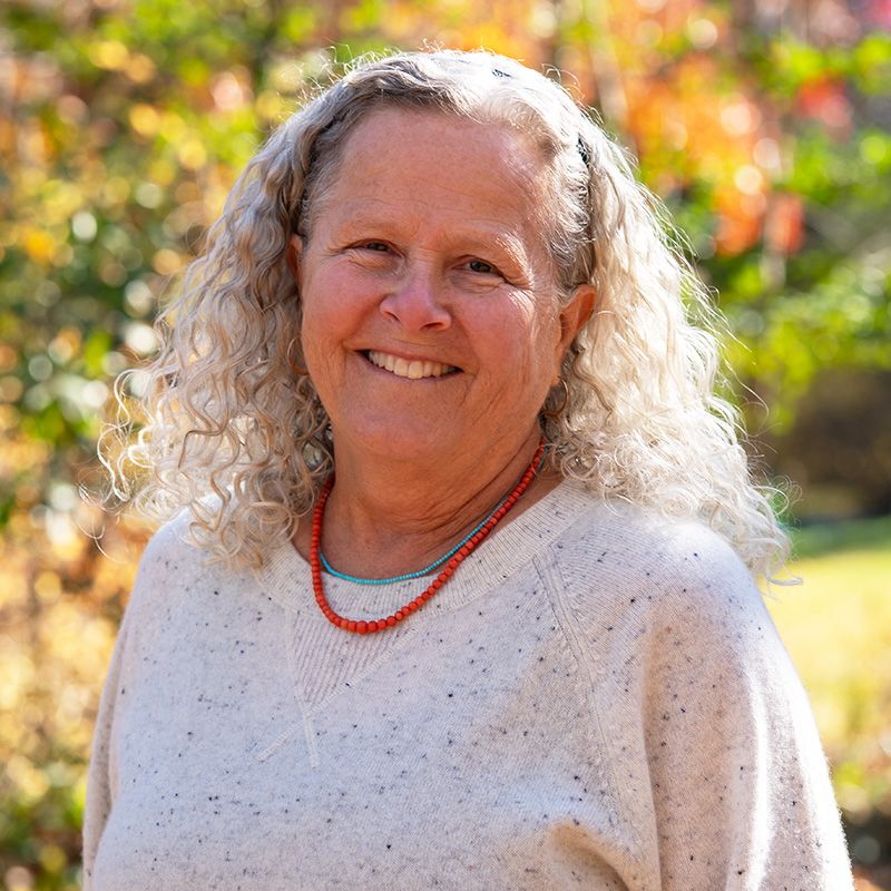 Susi Wilbur, LCSW, Deaf social worker offers psychotherapy in ASL in Virginia.