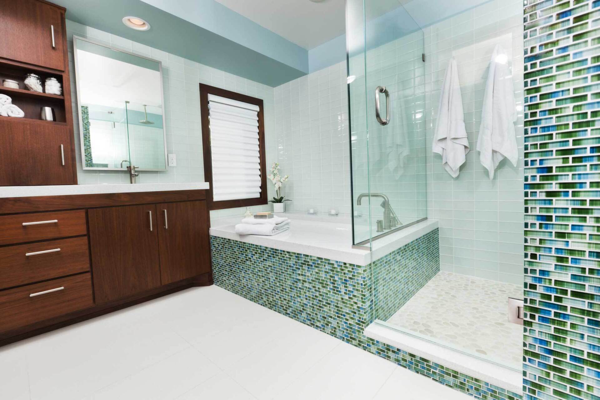 Modern Bathroom With Glass Shower — Tampa, FL — Euro Glass Service