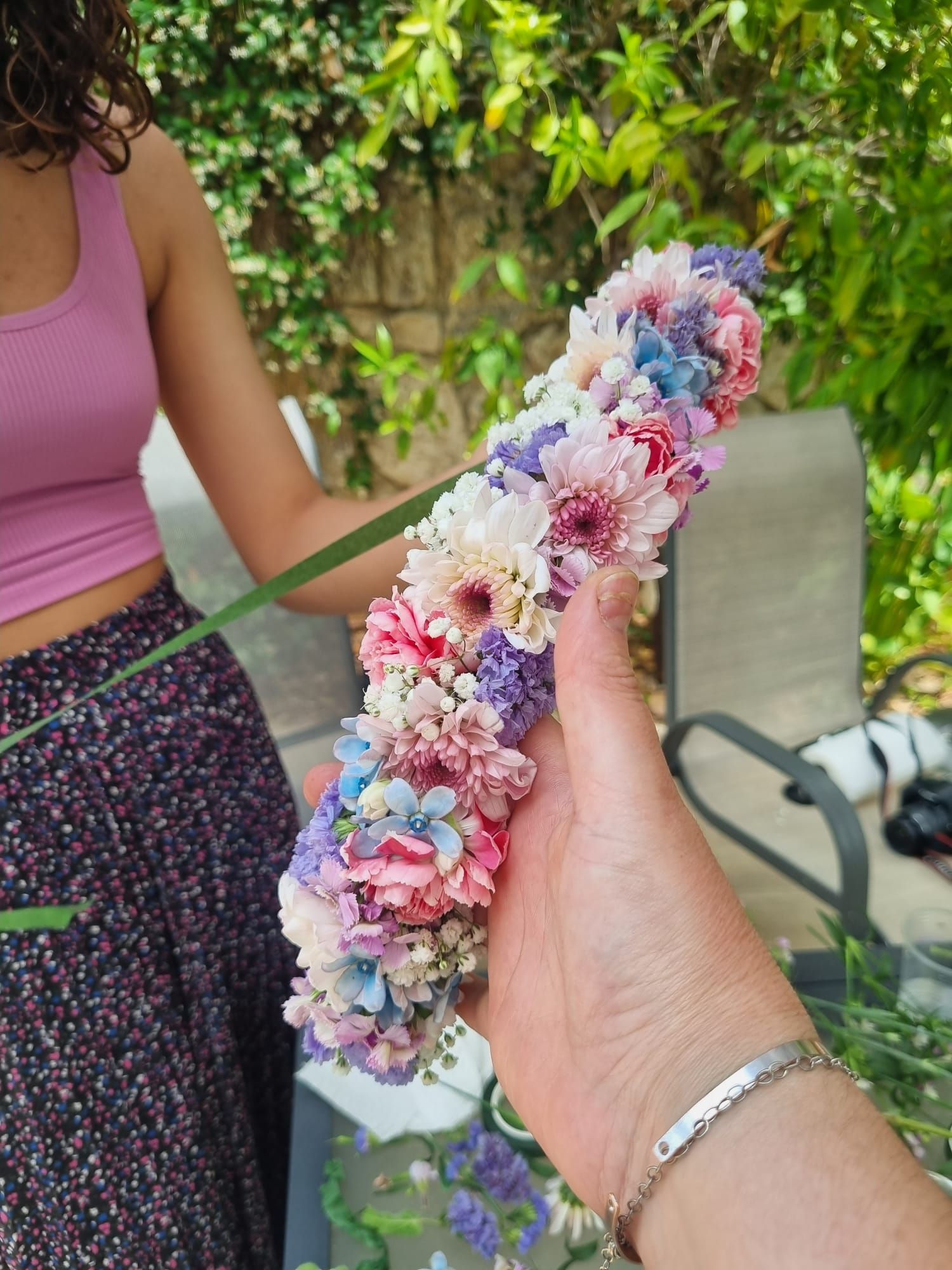 שזירת זר לראש בסדנא