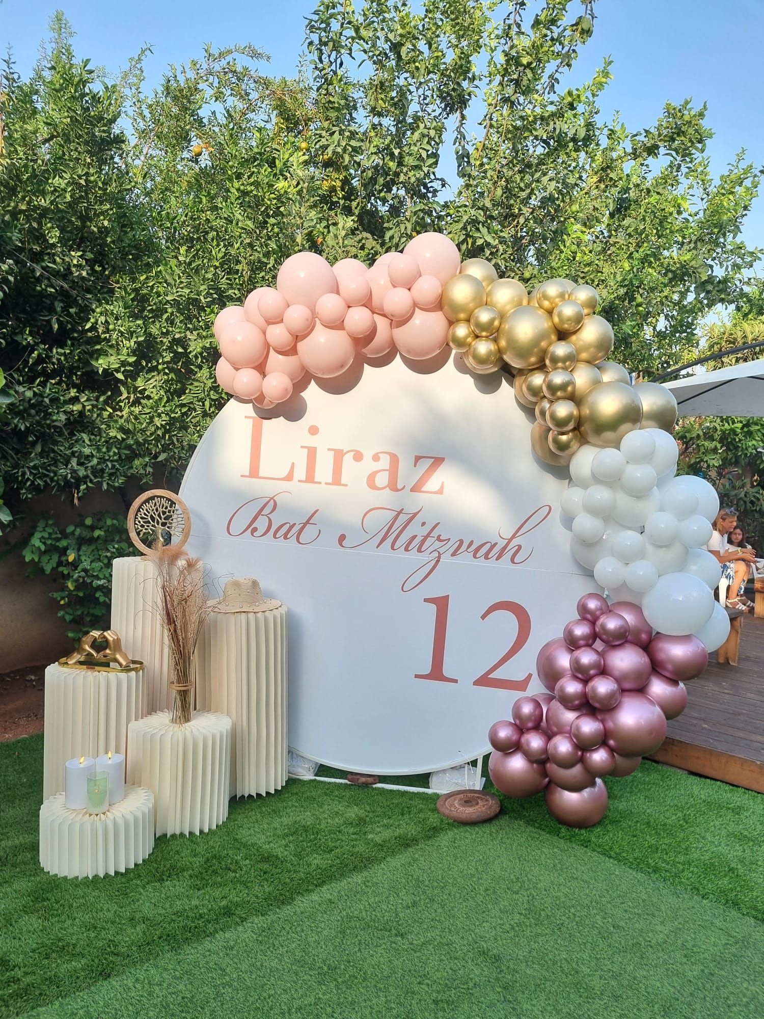 עיצוב קיר צילום בבת מצווה