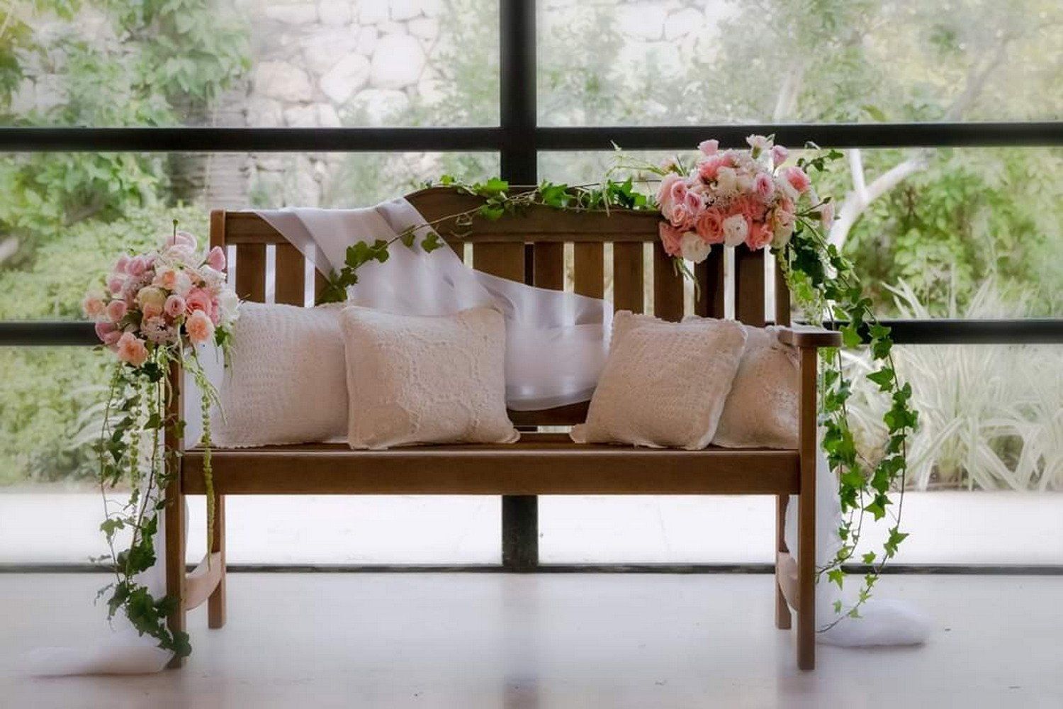 עיצוב כסא כלה בפרחים - רווה בפרחים