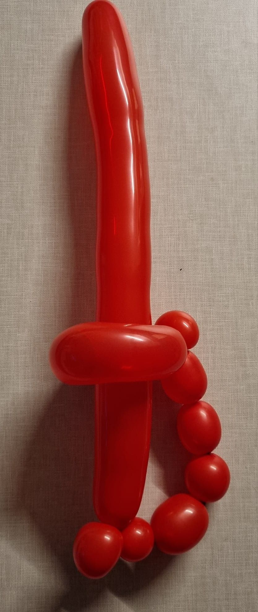 בלוני צורות - חרב אדומה