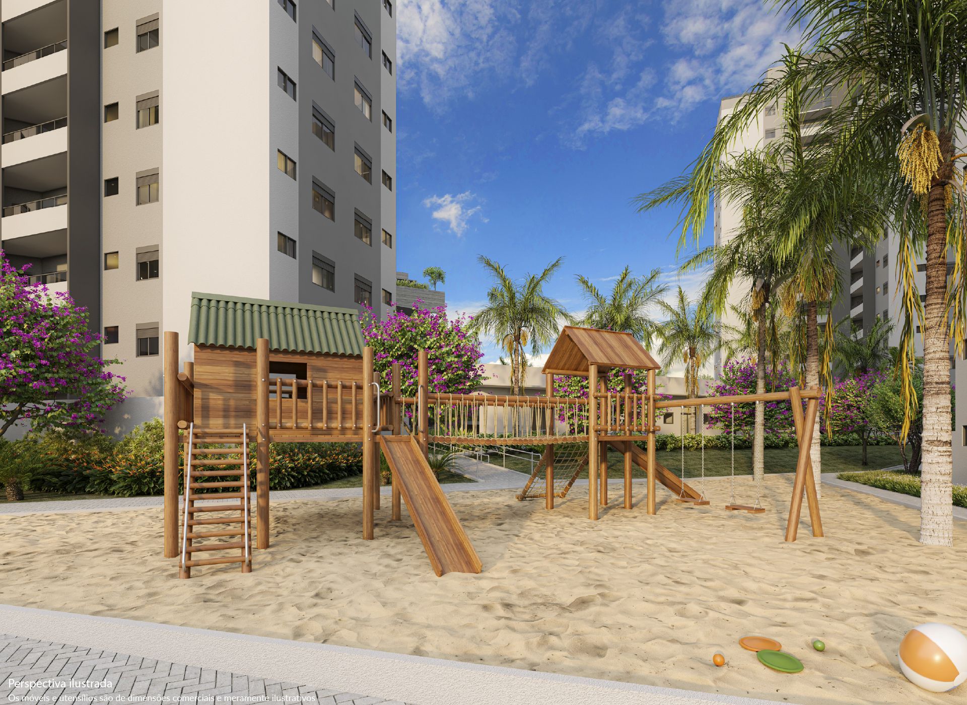 Parque infantil com estruturas de madeira e areia, palmeiras e prédios de apartamentos ao fundo.