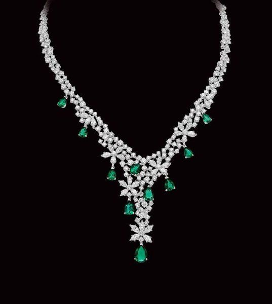 collana con smeraldi