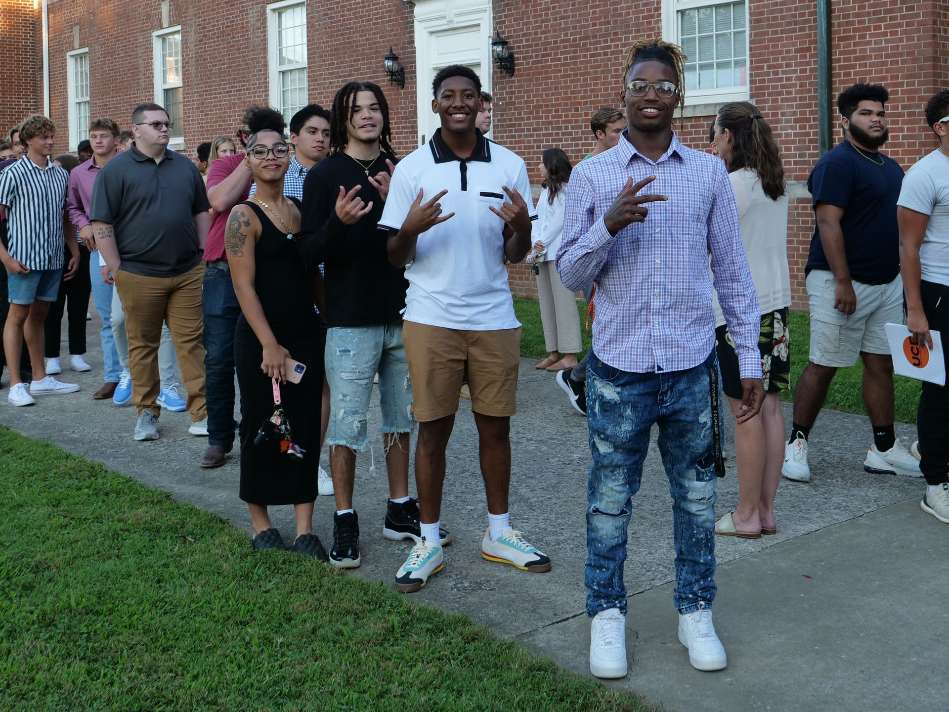Students outside Pfeiffer Hall.