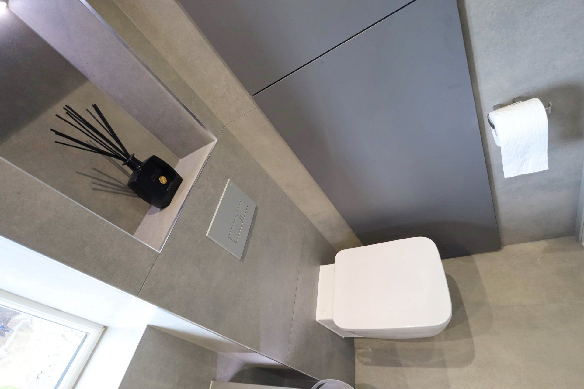 Exact Aitkin ensuite bathroom