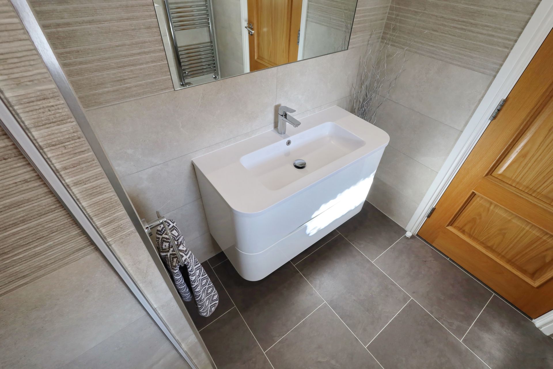 Exact Curran-Webb ensuite bathroom