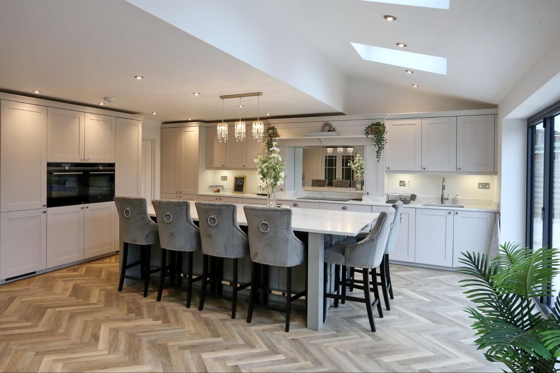 Kitchens To Entertain Within