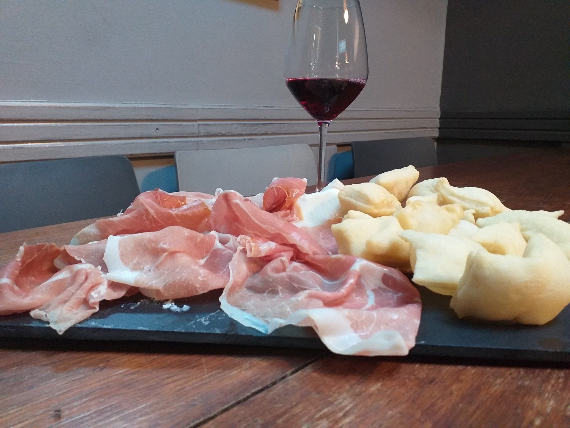 crudo di parma e gnocco fritto