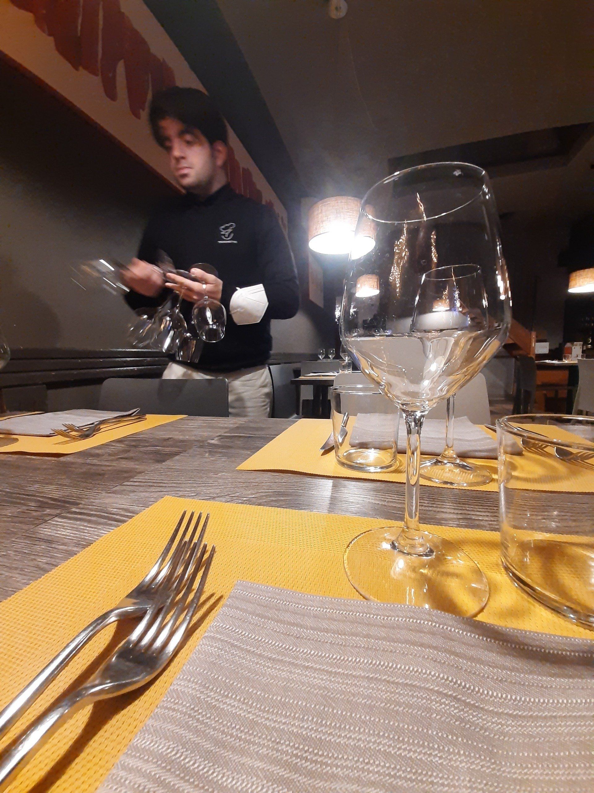 tavolo con tovagliette