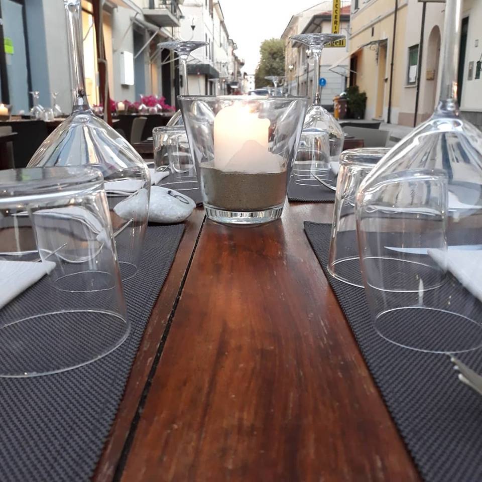 tavola elegante ristorante