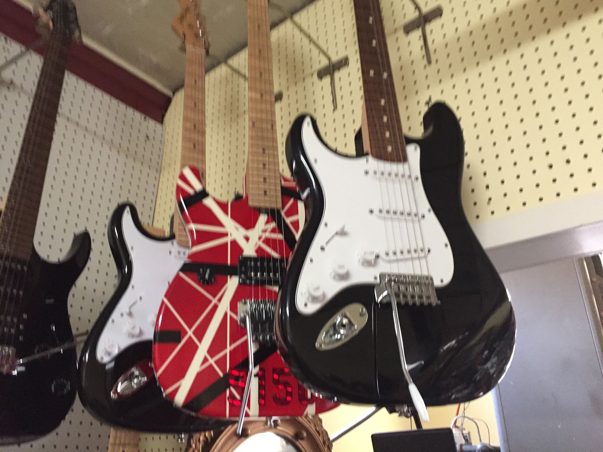 Left handed Electric Guitars for Sale - Hayes House of Music, Topeka ks