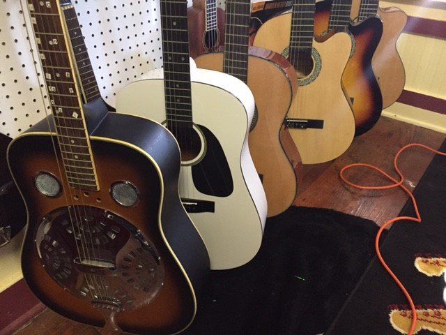 Acoustic Guitars for Sale - Hayes House of Music, Topeka ks