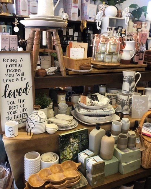 Set Rustic Dinnerware — Homewares Store In Central Highlands, QLD