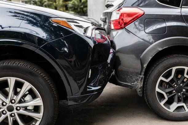 Depiction of a car accident. 