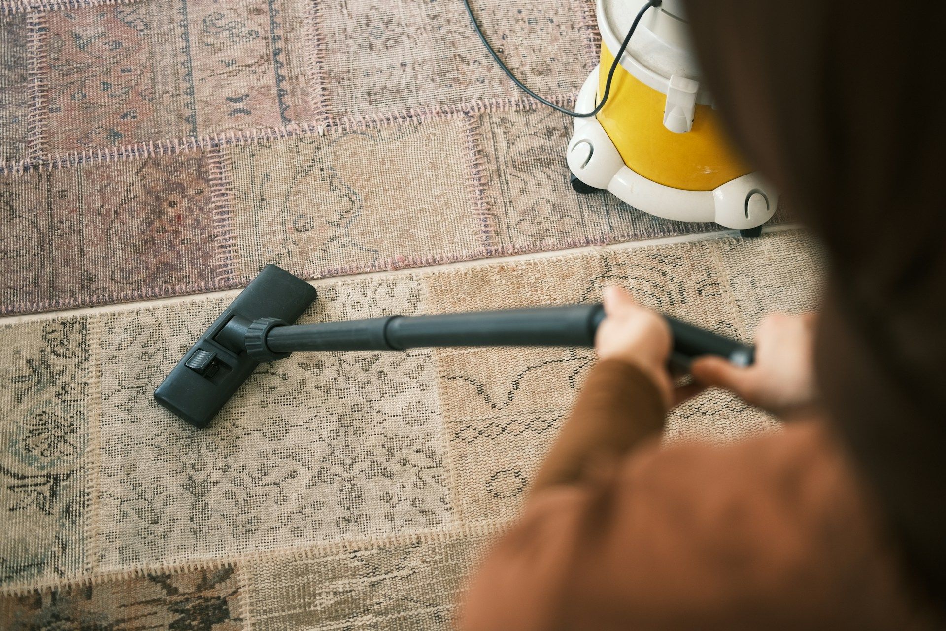 cleaning carpets