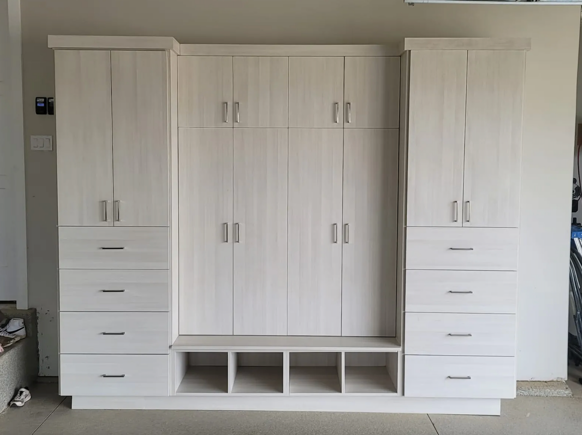 kitchen cabinet