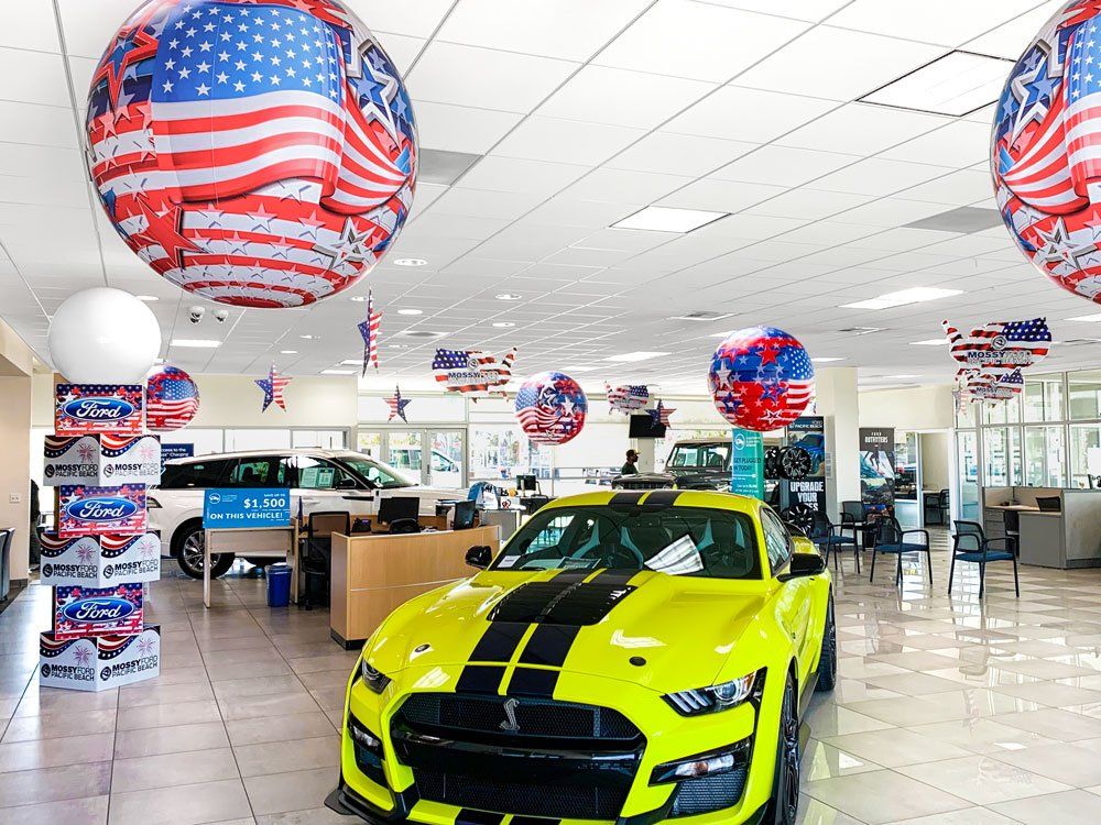 Giant Balloons for Car Dealerships | Balloon Innovations