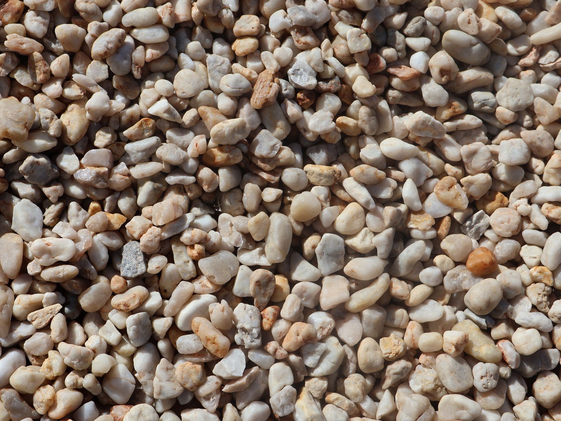 Honey Pebble  — Edmonds Landscaping Supplies in Bohle Plains, QLD