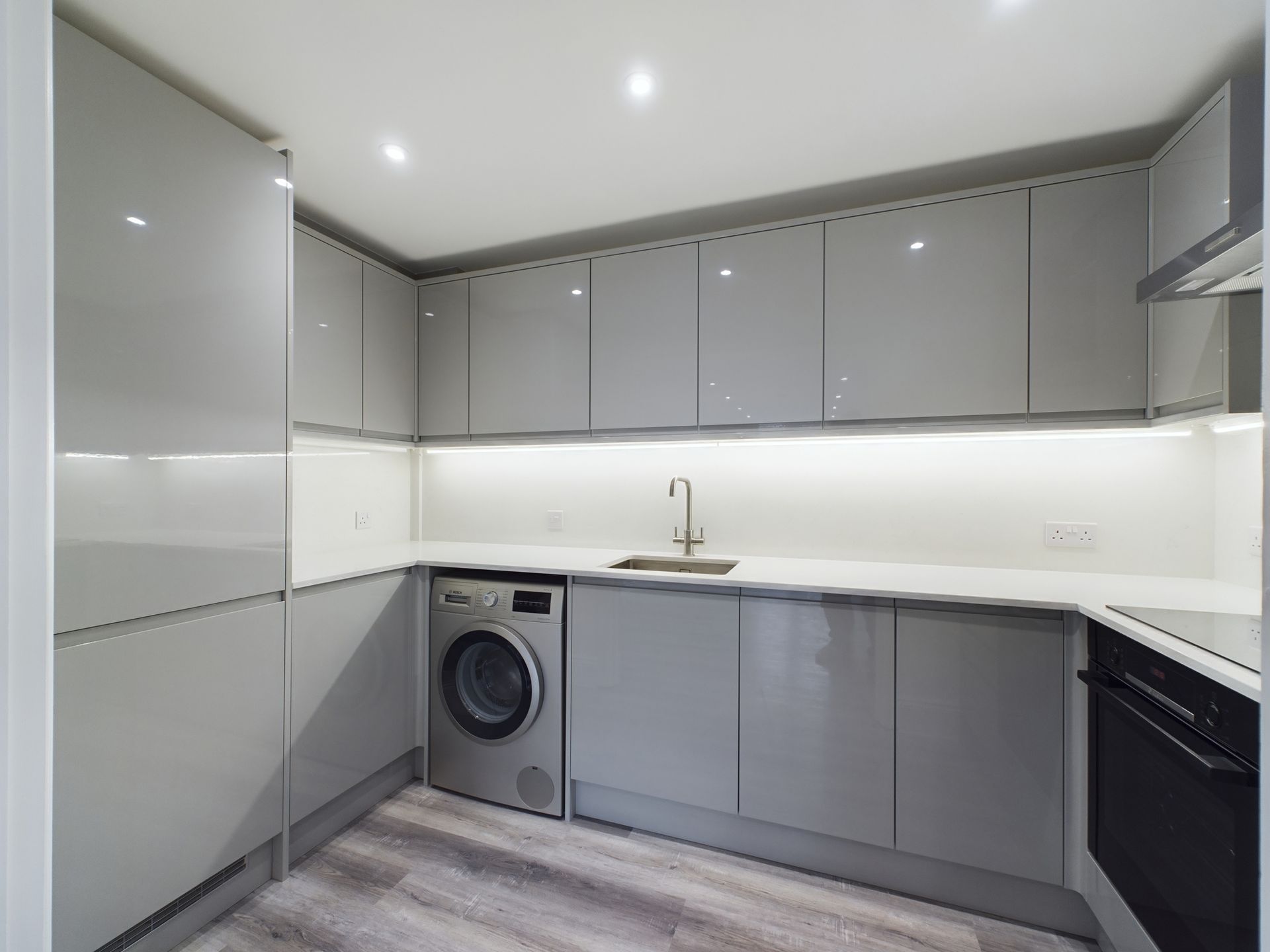 2 bed flat to rent reading refurbished kitchen