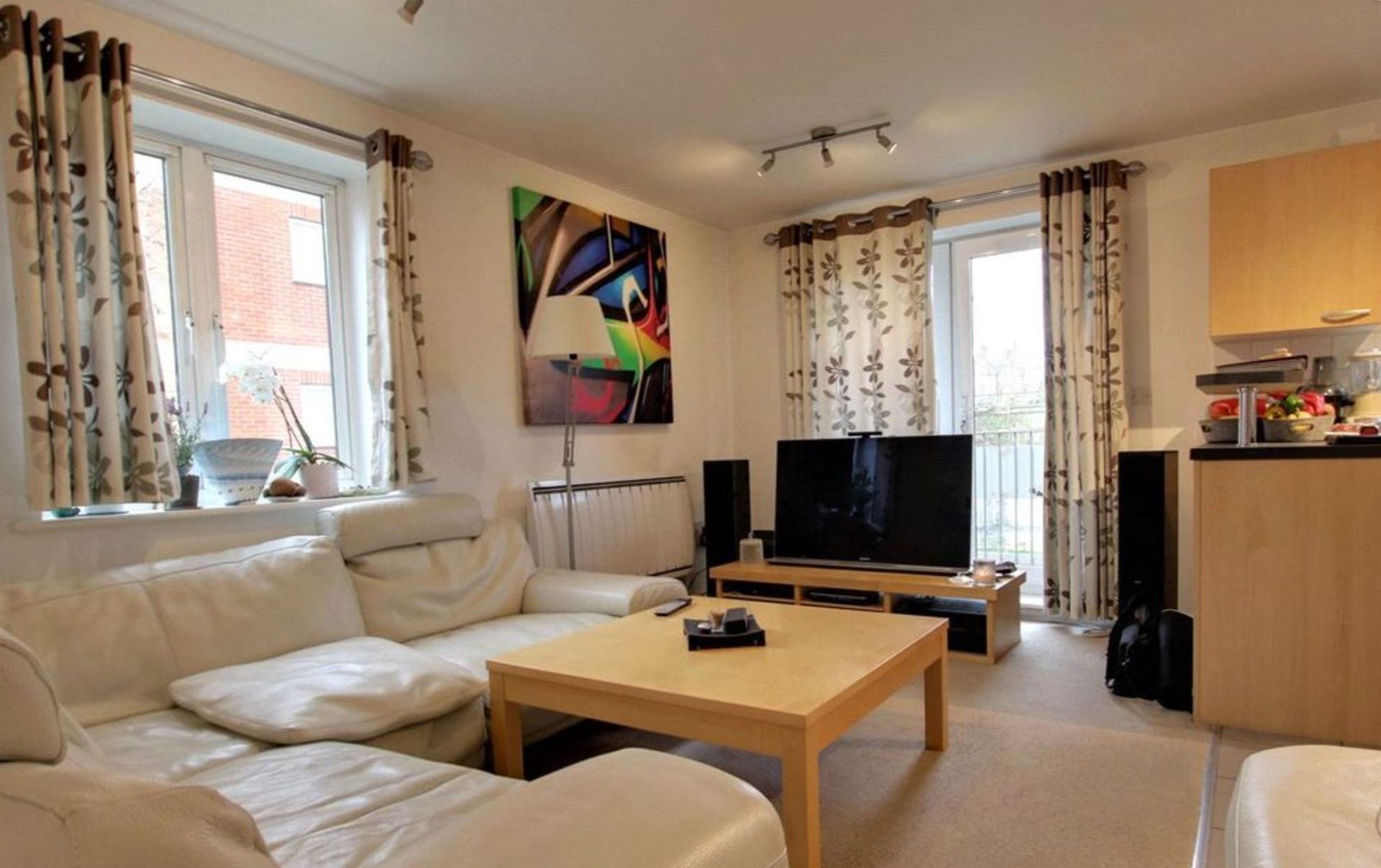 2 bed 2 bath flat to rent in reading