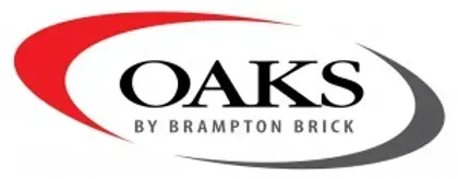 Logo pour OAKS par Brampton Brick : texte noir à l'intérieur de virgules rouges et grises.