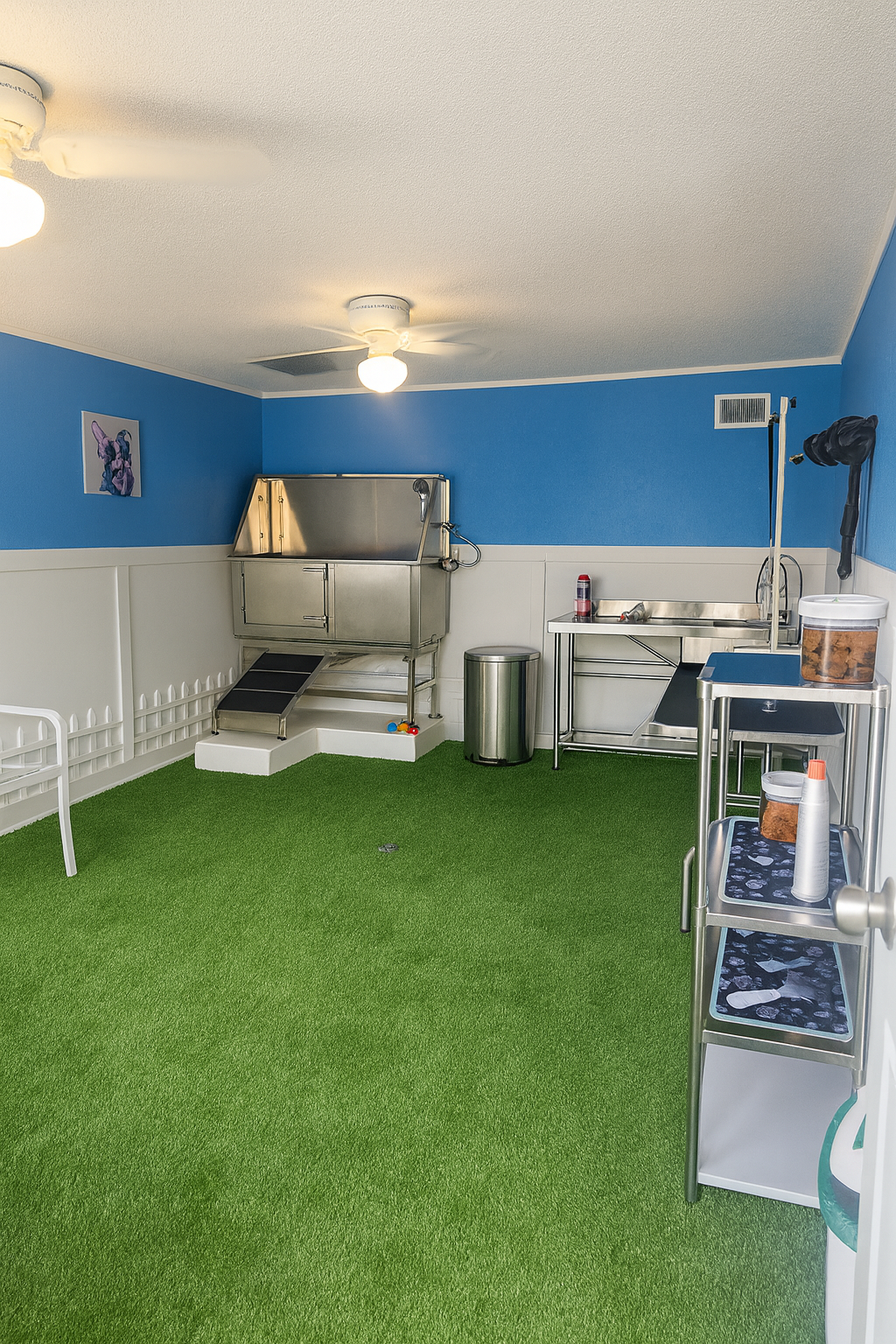 Photo of a gym with a wide range of equipment