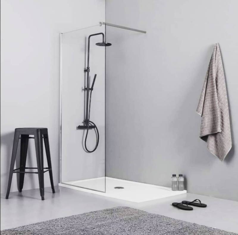 Box doccia con asciugamano