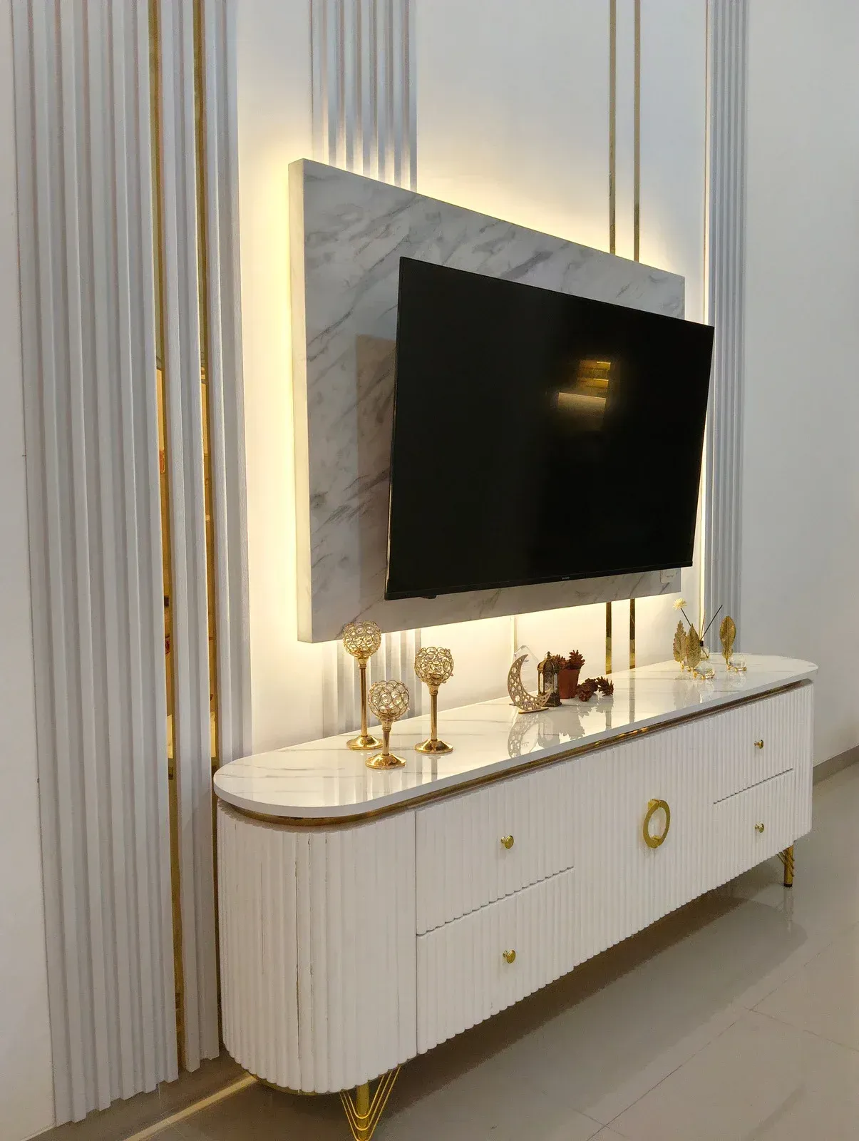 Bathroom with rustic wood vanity, black bowl sink, tiled shower, and toilet.