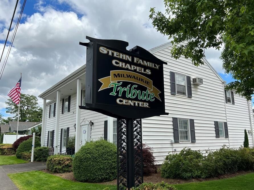 A sign for the stein family chapel in milwaukee