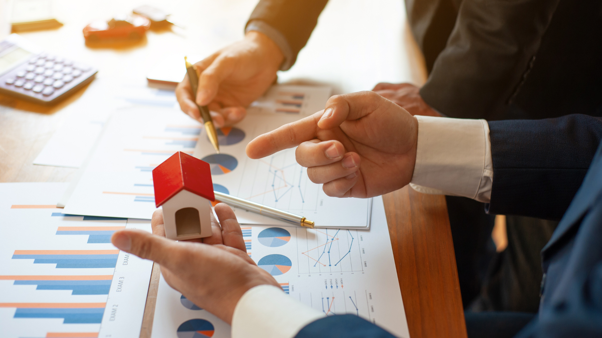 Real Estate Agents img