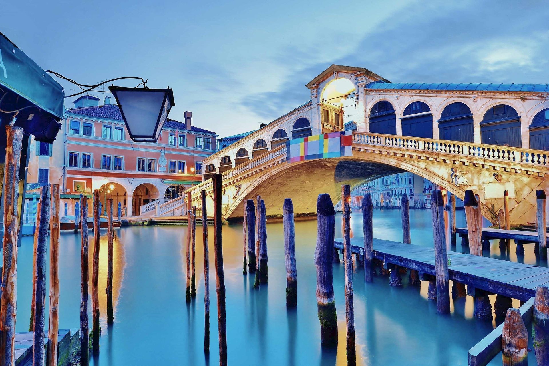 A bridge over a body of water in venice