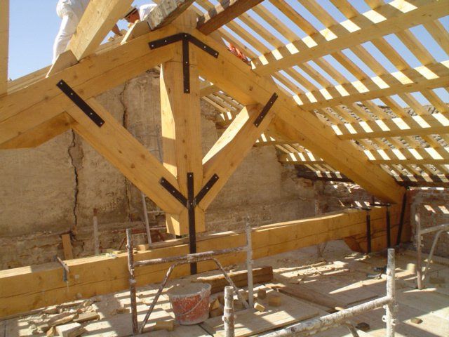 restauro tetto di una chiesa