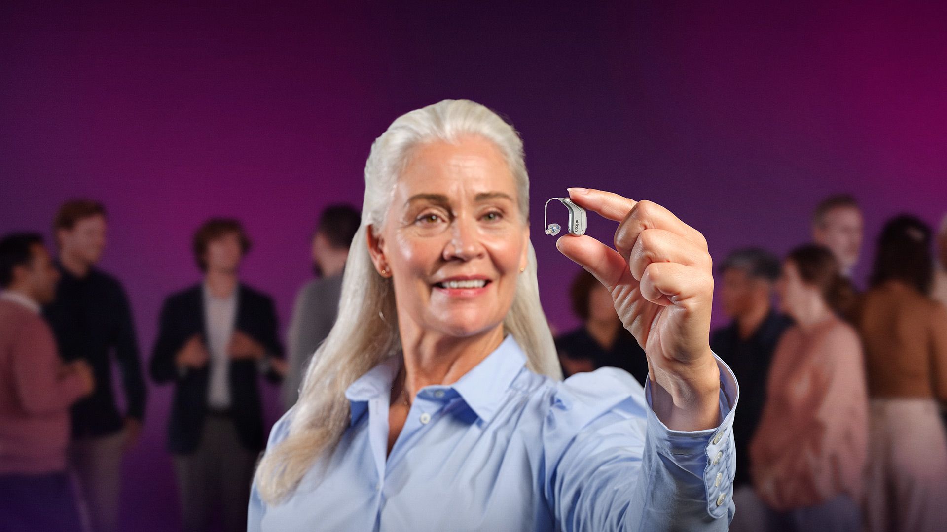 una ragazza che sorride