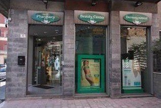 entrata di una farmacia