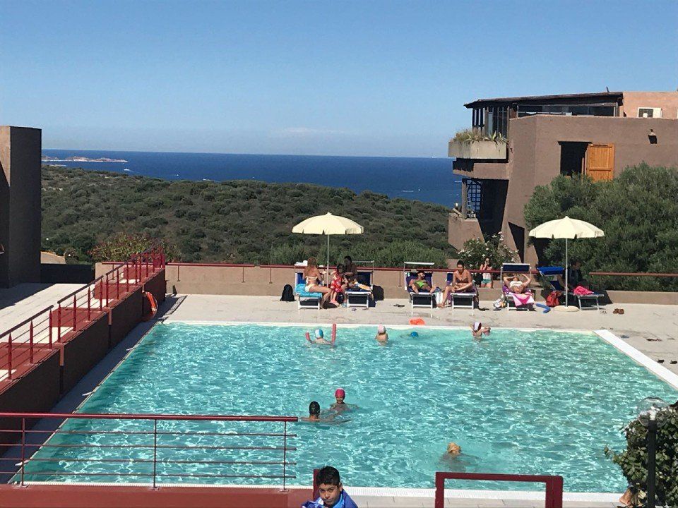 Residence with swimming pool