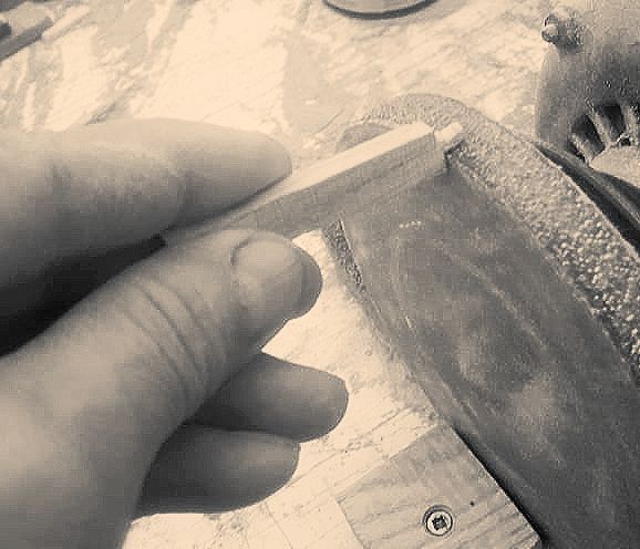 Garry Patterson creating intricate pieces of the Red River Carts